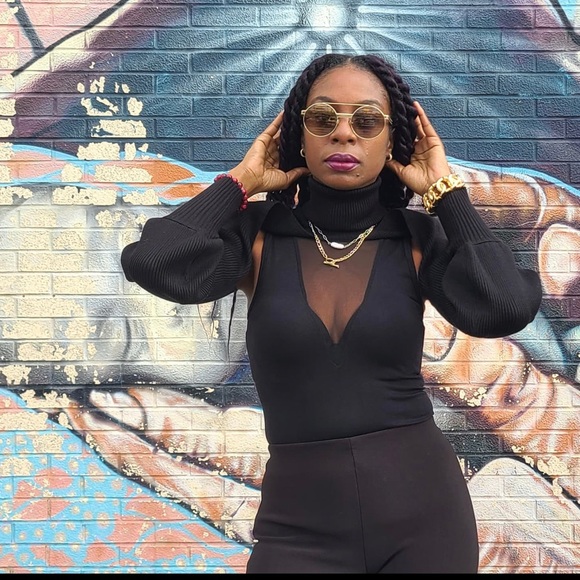 Cute Turtle Neck Top - Picture 2 of 2